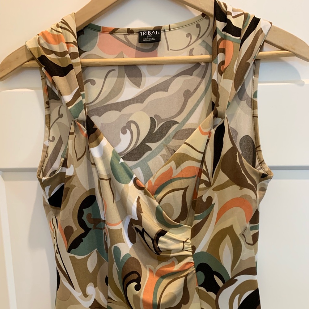 Women’s casual sleeveless tank.